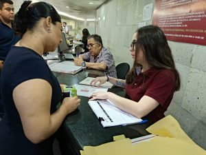 Entrega de Constancias y Cédulas a Peritos Valuadores